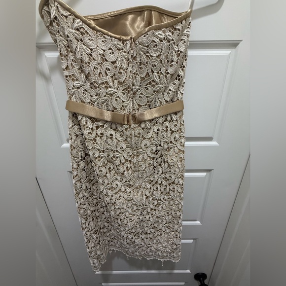 Jessica McClintock. Strapless Lace Cocktail Dress. Champagne Gold. Size 2. Jessica McClintock. Strapless Lace Cocktail Dress. Champagne Gold. Size 2.